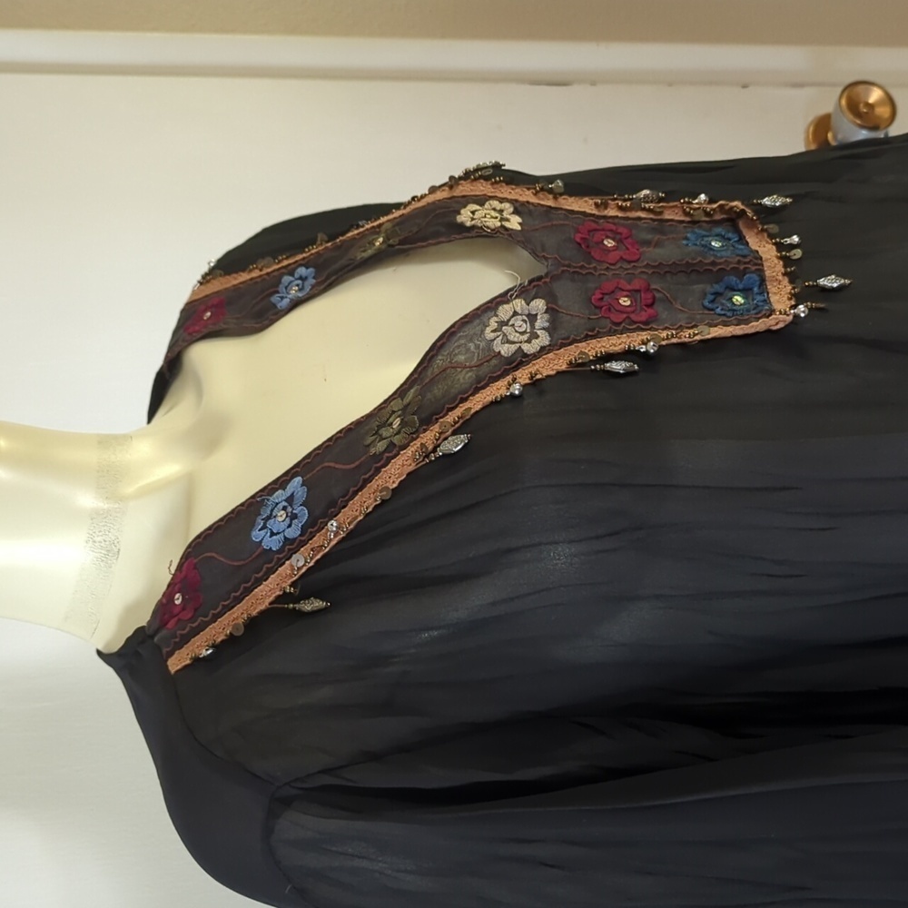 - Sunny Leigh Gypsy Bohemian Plus Size Blouse - Picture 4 of 10